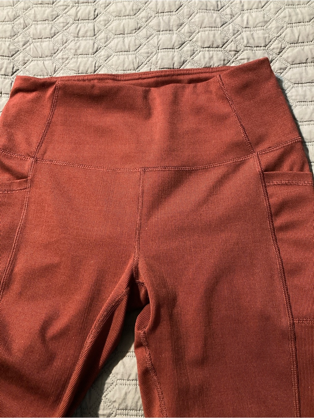 Women’s yoga leggings, size L, like new - Picture 2 of 5